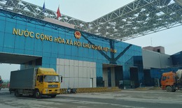 Cặp cửa khẩu Quốc tế Móng Cái (Việt Nam) - Đông Hưng (Trung Quốc) thông quan trở lại